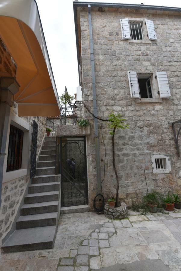 Hostel Michel Budva Exterior photo