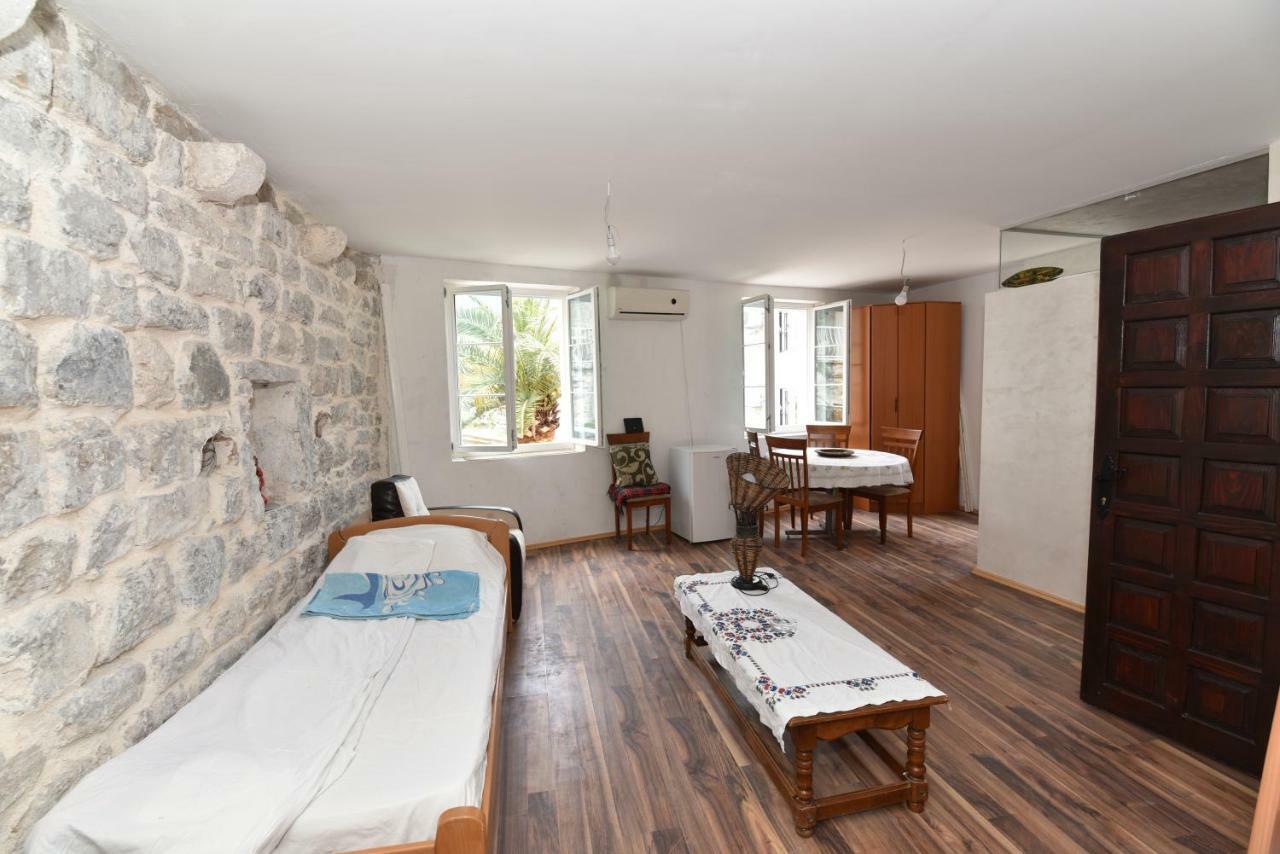 Hostel Michel Budva Exterior photo