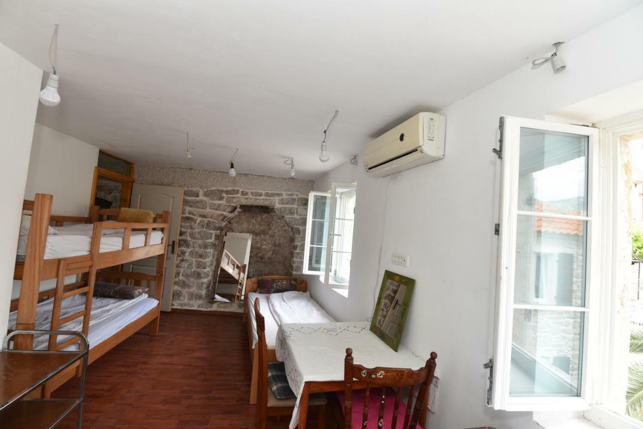 Hostel Michel Budva Exterior photo