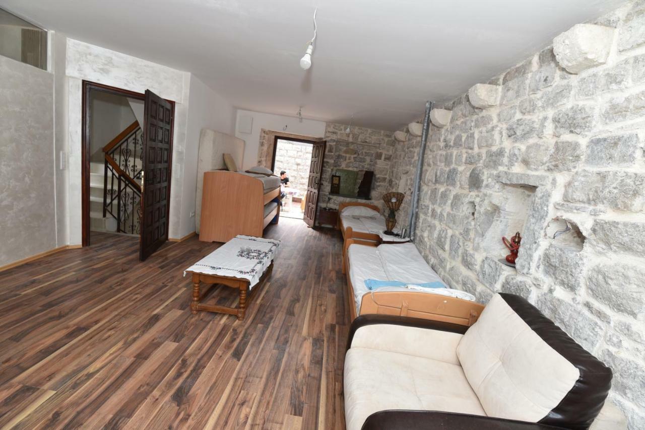 Hostel Michel Budva Exterior photo