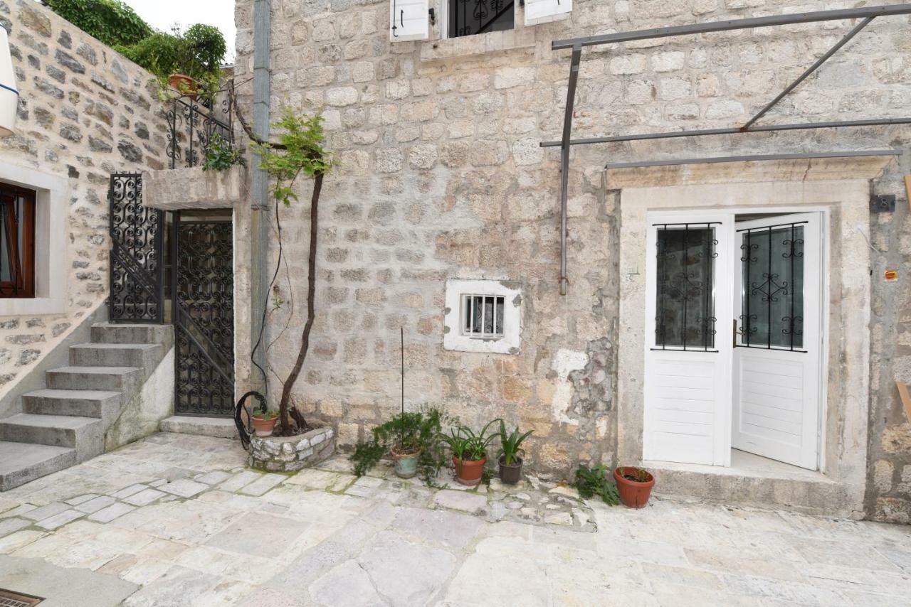 Hostel Michel Budva Exterior photo